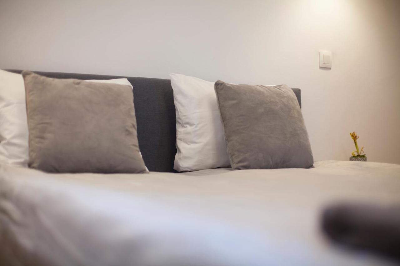 Luxury Suites Riverside Residence By Rikas Hotels Antwerpen Eksteriør bilde